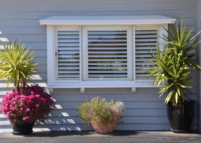 Shutterstock_2379940863 the pros and cons of shutters